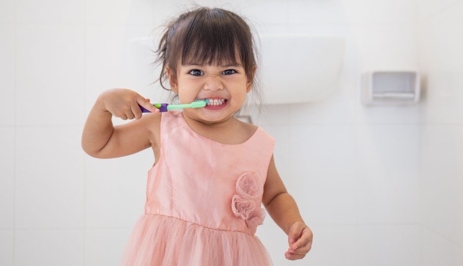 Cleaning Children’s Teeth